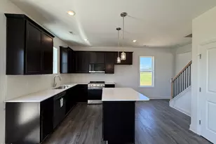 140 Longfield Ct, Dunn, NC 28334 - Photo 5