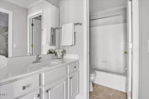 1201 Westview Ln, Raleigh, NC 27605 - Photo 19