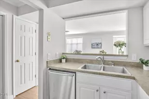 1201 Westview Ln, Raleigh, NC 27605 - Photo 13