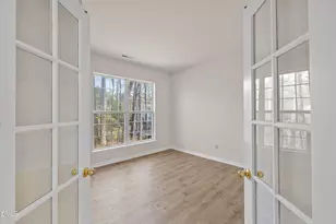 402 Sherwood Forest Pl, Cary, NC 27519 - Photo 13