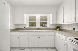 1108 Speight St, Tarboro, NC 27886 - Photo 11