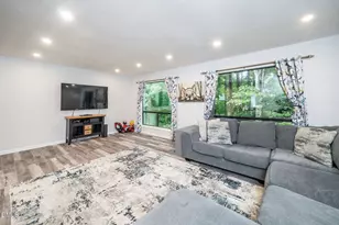 5961 Dixon Dr, Raleigh, NC 27609 - Photo 9