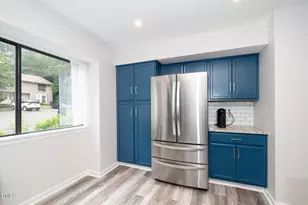 5961 Dixon Dr, Raleigh, NC 27609 - Photo 5