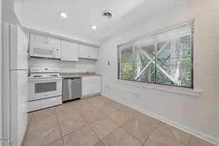 15 Shepherd Ln, Chapel Hill, NC 27514 - Photo 7