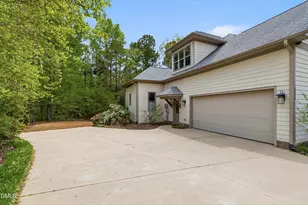 10004 Sandcreek Ct, Chapel Hill, NC 27517 - Photo 5