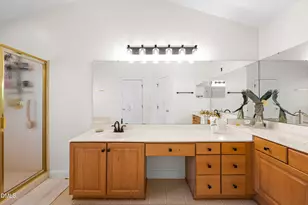 805 Cricketfield Ln, Cary, NC 27518 - Photo 35