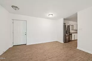 642 Pine Ridge Pl, Raleigh, NC 27609 - Photo 5