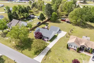 709 Slippery Bank Ct, Benson, NC 27504 - Photo 5