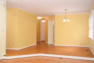 1015 Oak Lake Ct, Raleigh, NC 27606 - Photo 5