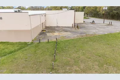 1143 E Andrews Avenue, Henderson, NC 27536 - Photo 11