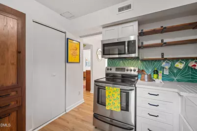 220 Elizabeth Street #Apt E7, Chapel Hill, NC 27514 - Photo 17