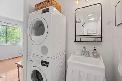 220 Elizabeth Street #Apt E7, Chapel Hill, NC 27514 - Photo 33