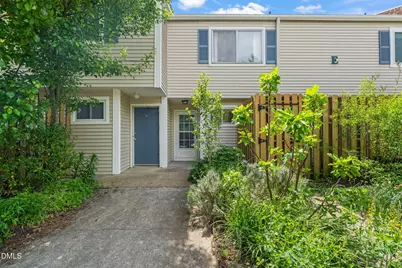 220 Elizabeth Street #Apt E7, Chapel Hill, NC 27514 - Photo 9