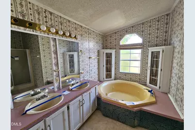 608 Old Whiteville Road, Lumberton, NC 28358 - Photo 7