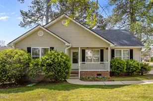 433 Kellywood Ct, Fuquay Varina, NC 27526 - Photo 1