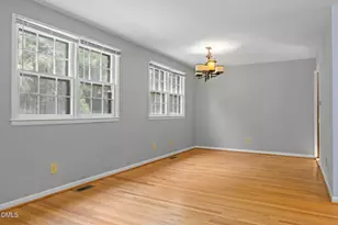 305 Plum Ln, Chapel Hill, NC 27517 - Photo 9