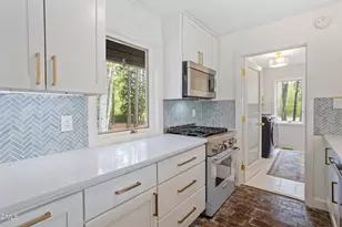 996 Cleland Dr, Chapel Hill, NC 27517 - Photo 13