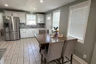 928 E Davis St, Burlington, NC 27215 - Photo 3