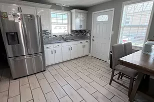 928 E Davis St, Burlington, NC 27215 - Photo 3