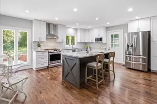 12 Lanier Dr, Chapel Hill, NC 27517 - Photo 3