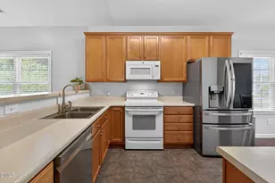 3113 Locust Grove Dr, Apex, NC 27539 - Photo 9