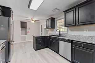 1106 Mohawk Ave, Fayetteville, NC 28303 - Photo 13