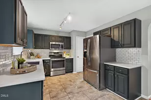 2505 Summit Dr, Hillsborough, NC 27278 - Photo 5