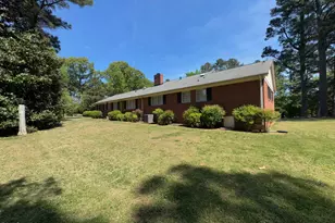 1604 Crescent Dr, Henderson, NC 27536 - Photo 7