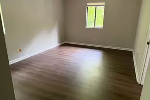 205 E Ransom St, Fuquay Varina, NC 27526 - Photo 5