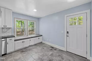 7921 Castlelake Ct, Raleigh, NC 27615 - Photo 5