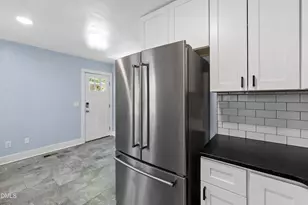 7921 Castlelake Ct, Raleigh, NC 27615 - Photo 9