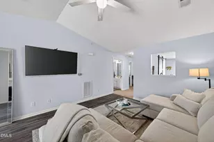 2400 Huntscroft Ln, Raleigh, NC 27617 - Photo 7