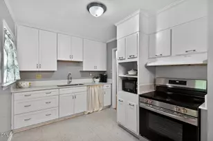 14 Jonan Ct, Chapel Hill, NC 27516 - Photo 5