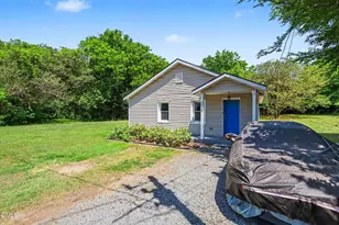 518 E Townsend St, Dunn, NC 28334 - Photo 3