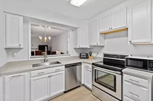 305 Broad Leaf Cir, Raleigh, NC 27613 - Photo 3