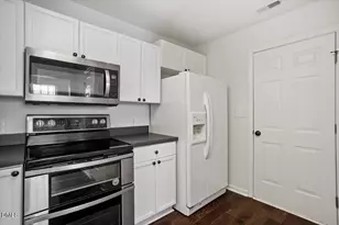 2025 Thornblade Dr, Raleigh, NC 27604 - Photo 17
