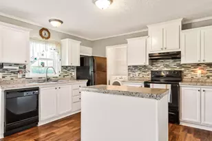 300 E Hemp St, Robbins, NC 27325 - Photo 11