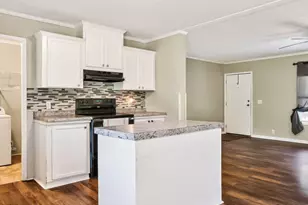 300 E Hemp St, Robbins, NC 27325 - Photo 13