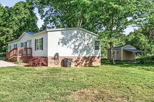 300 E Hemp St, Robbins, NC 27325 - Photo 3