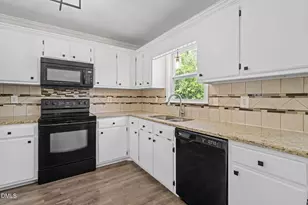 150 Brett Cir, Benson, NC 27504 - Photo 17