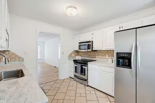 118 Greenmont Ln, Cary, NC 27511 - Photo 9