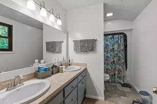 5421 Hideaway Dr, Chapel Hill, NC 27516 - Photo 21