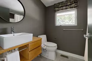 5208 Saddle Ct, Raleigh, NC 27609 - Photo 37