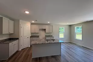 172 Baxley Dr, Dunn, NC 28334 - Photo 3