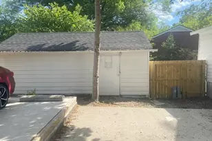 334 E Andrews Ave, Henderson, NC 27536 - Photo 17