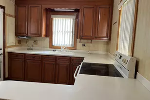 129 S Bullock St, Henderson, NC 27536 - Photo 9