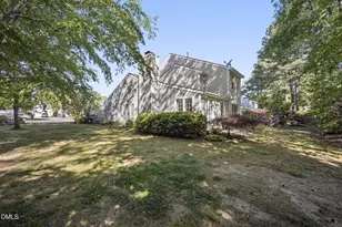 111 Breakers Pl, Cary, NC 27511 - Photo 5