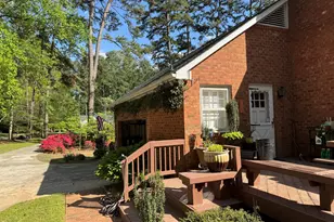 1634 Crescent Dr, Henderson, NC 27536 - Photo 9