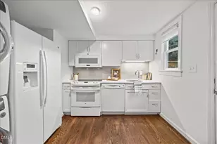 1641 Sutton Dr, Raleigh, NC 27605 - Photo 3