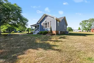 208 Deep Creek Dr, Clayton, NC 27520 - Photo 3